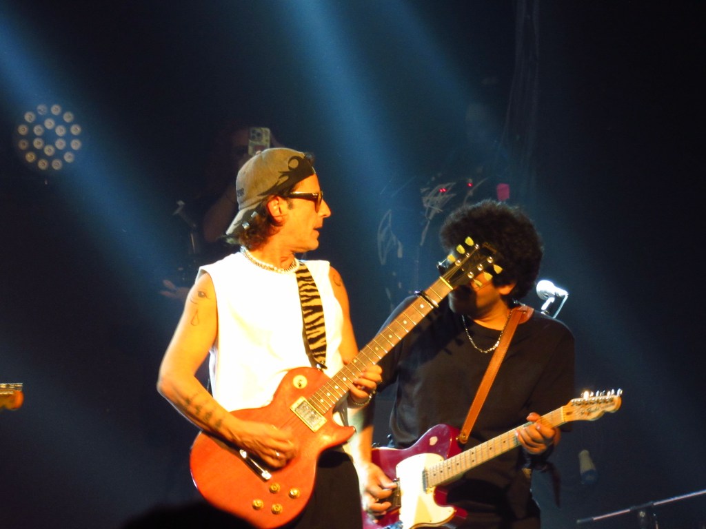 Rock, cumbias, pop y una propuesta de casamiento: Lo que fue el show de&nbsp;Coti